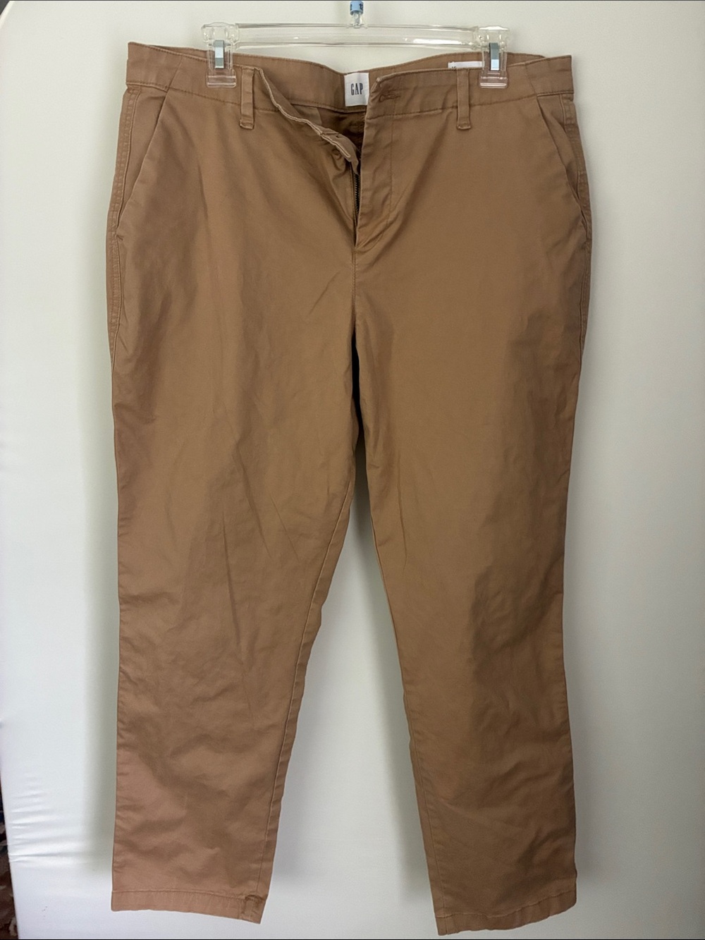 GAP Women's Tan Capris